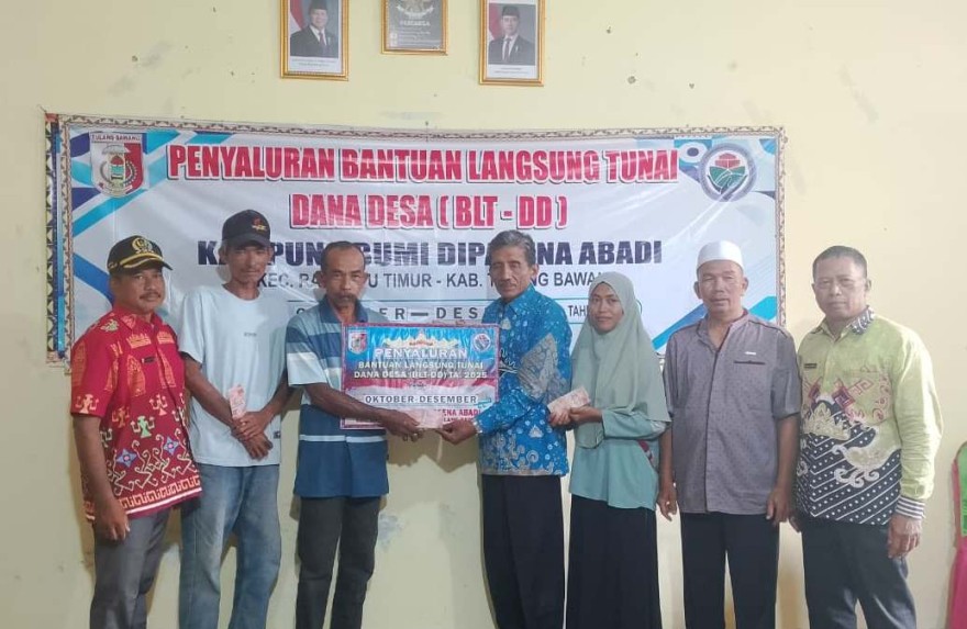 PemKam BD Abadi Salurkan BLT DD Triwulan Terakhir 2025